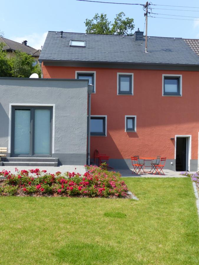 Das Rote Haus - Hohnemichels بوبارد المظهر الخارجي الصورة